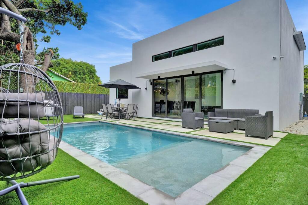 Design House -Heated Pool -Big Yard -Gated Parking Villa Miami Exterior photo