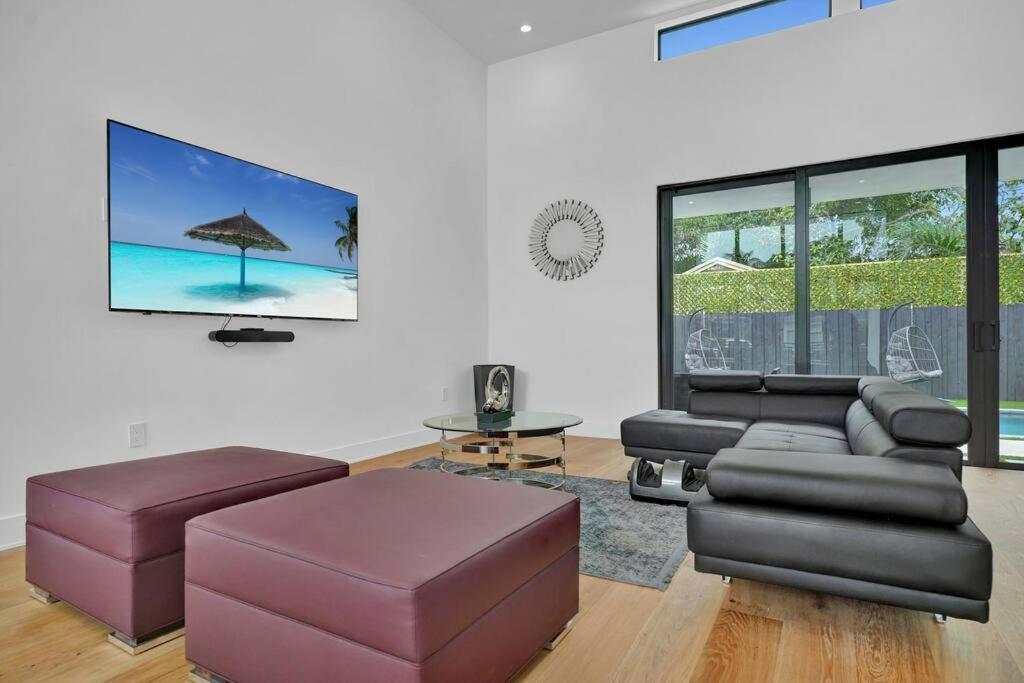 Design House -Heated Pool -Big Yard -Gated Parking Villa Miami Exterior photo