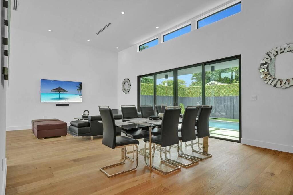 Design House -Heated Pool -Big Yard -Gated Parking Villa Miami Exterior photo