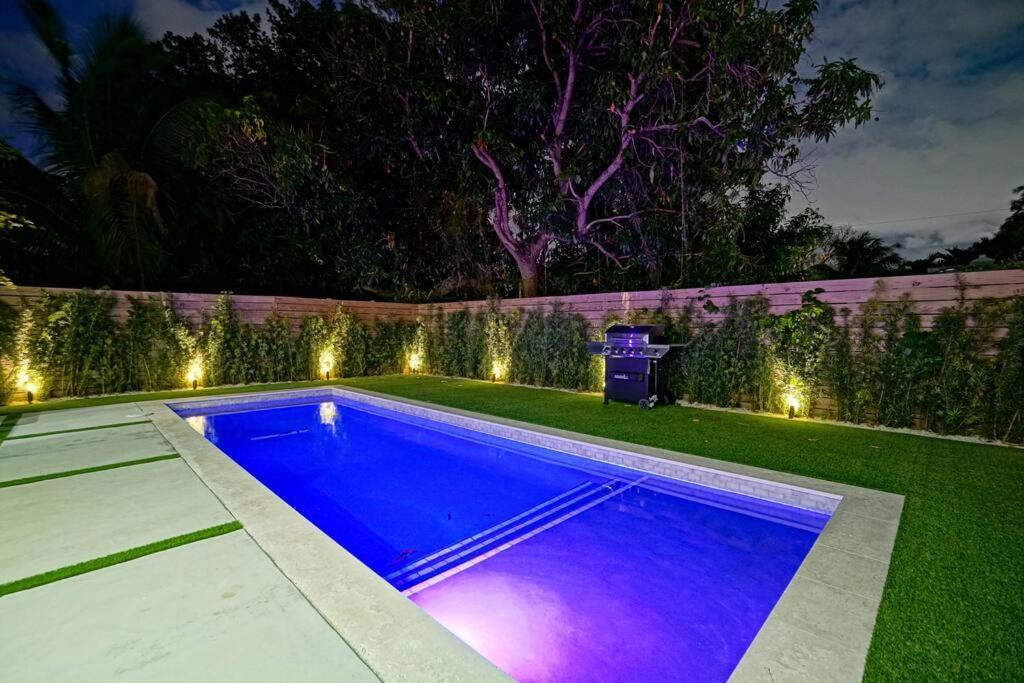 Design House -Heated Pool -Big Yard -Gated Parking Villa Miami Exterior photo